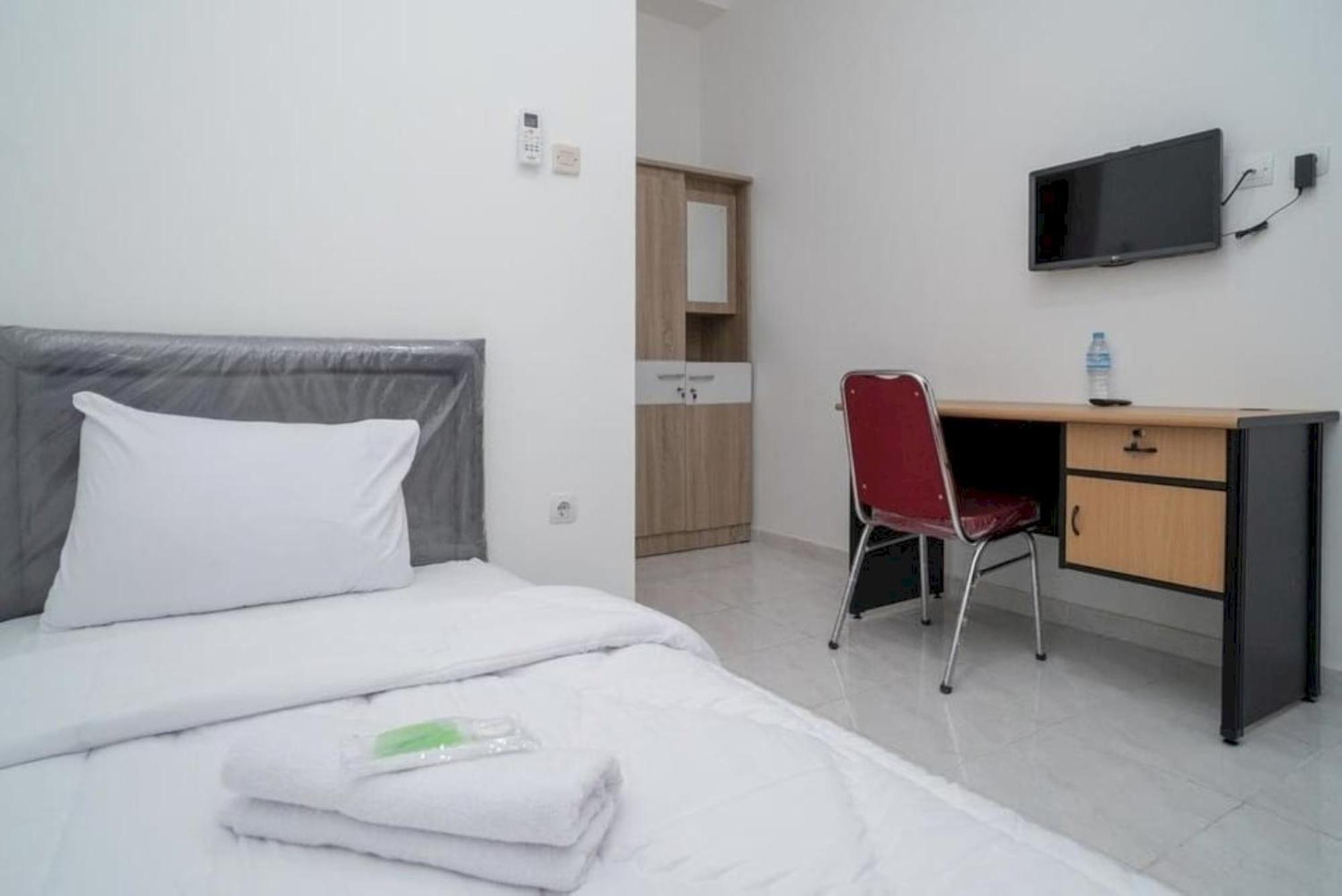 Hotel Oyo 94143 Mahagoni House Syariah à Bogor Extérieur photo
